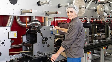Maschinen- und Anlagenführer an einer Druckmaschine
