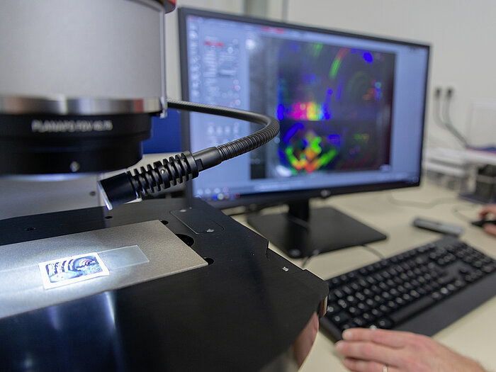 Mit hochauflösenden Digitalmikroskopen lassen sich Produkte und Materialien in einem Detailgrad untersuchen, der sogar organische Zellen sichtbar macht.