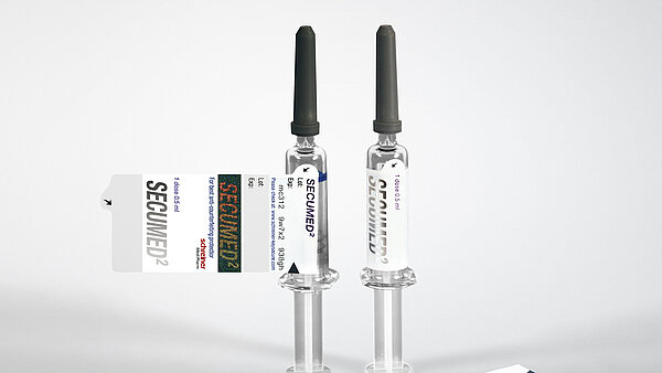 The label on the syringe contains multiple, combined, multi-level authenticity features.