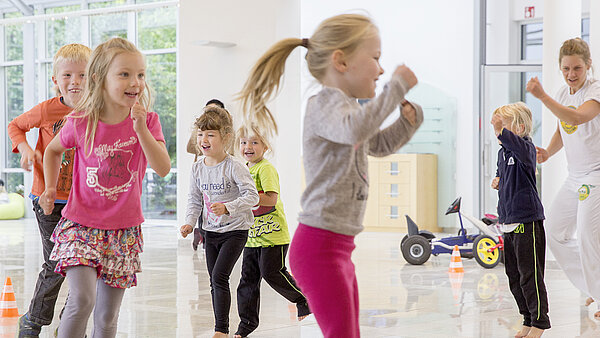 Childcare is organized during the summer vacations – parents are relieved and the children are happy.