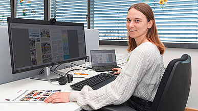 Studentin macht ein Praktikum bei der Schreiner Group