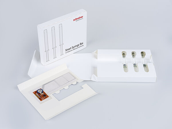 Die Smart Syringe Box von Schreiner MediPharm, die bei der Entnahme einer Spritze automatisch den Zeitpunkt und das jeweilige Fach erfasst, wurde in der Kategorie Innovation ausgezeichnet. 