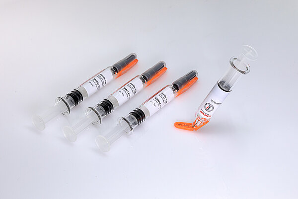 Needle-Trap from Schreiner MediPharm is now available also for large-volume syringes, offering reliable protection against needlestick injuries combined with cost efficiency and sustainability. 