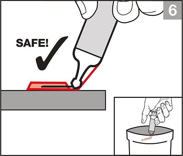 [Translate to Chinese:] Anwendung Needle-Trap: Die Spritze mit der in Needle-Trap gesicherten Nadel wird in den nächsten Sharps Container geworfen.