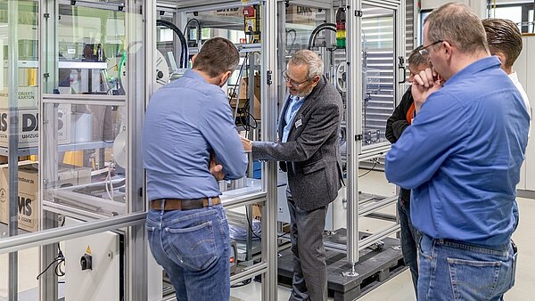 Teilnehmer der VentingXperience bekommen Praxisbeispiele rund um das Thema Druckausgleichselemente vorgestellt