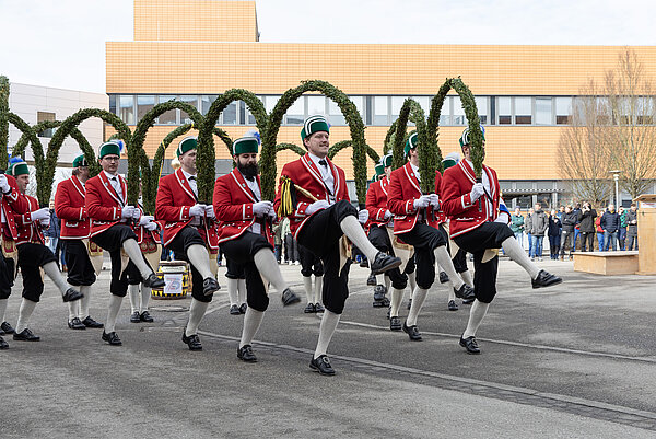With the Schäffler Dance, Schreiner Group launches its anniversary year, combining 75 years of company history with Munich tradition brought to life.