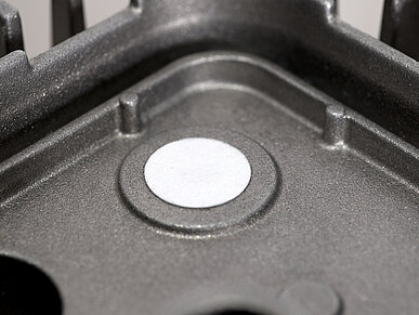 Aeration elements can be used to equalize the pressure in enclosures.