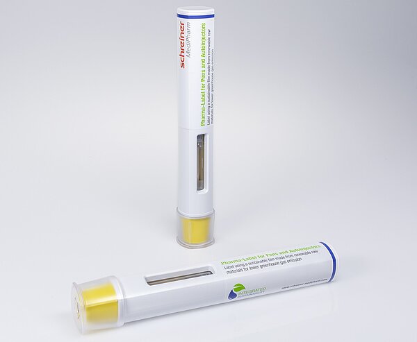 Autoinjector label with anti-slip feature for injection systems in the environmentally friendly variant